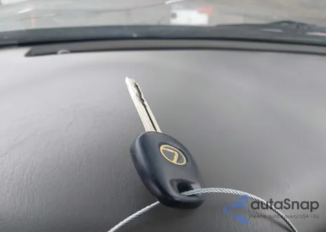 1998 Lexus Es 300 z USA, uszkodzony, nr VIN JT8BF28G4W0138507